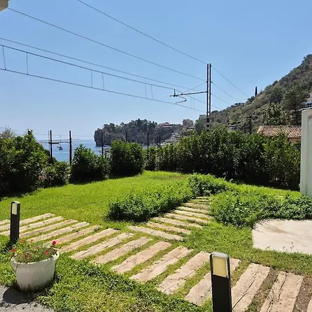 Il Vecchio Casello * تاورمينا